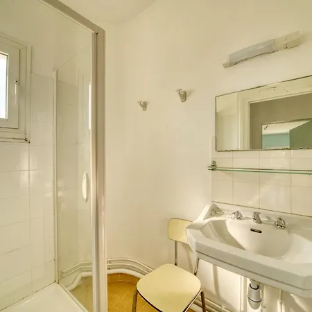 Maison Vue - Terrasse - - 7 Personnes * Руайян