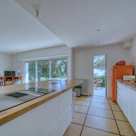 Maison Vue - Terrasse - - 7 Personnes * Руайян